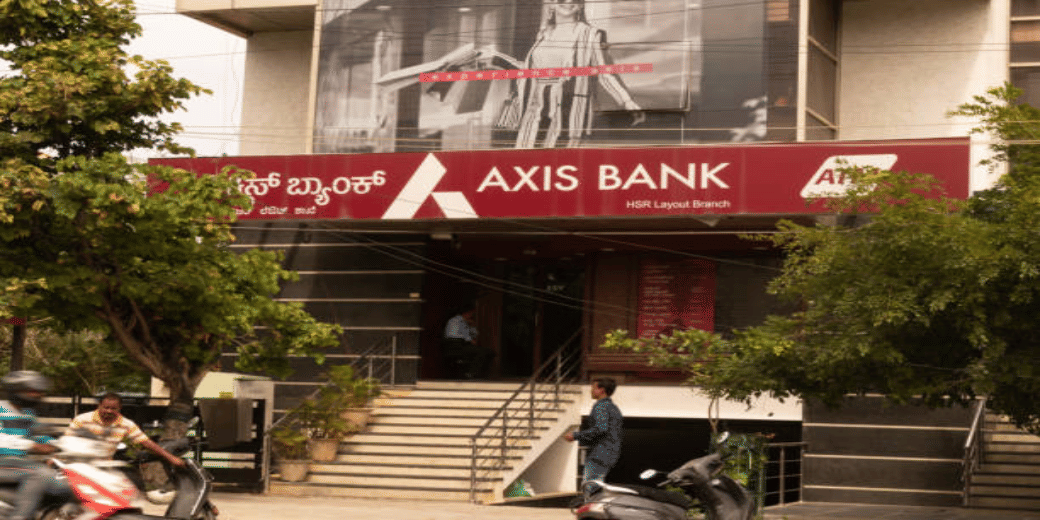 This bank loses its 'Axis' over fresh credit card scam!