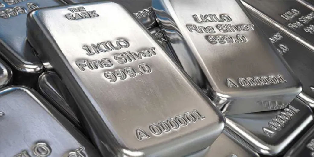 वायदा बाजार में सोने की कीमत में गिरावट, चांदी हुई महंगी